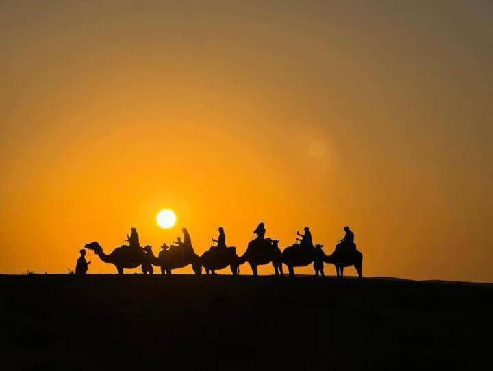 Hotel Bivouac Camel Trips Merzouga Esterno foto