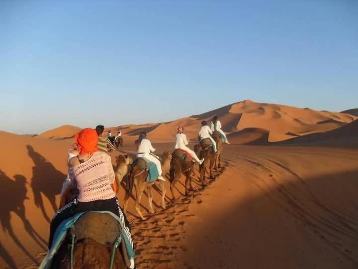 Hotel Bivouac Camel Trips Merzouga Esterno foto