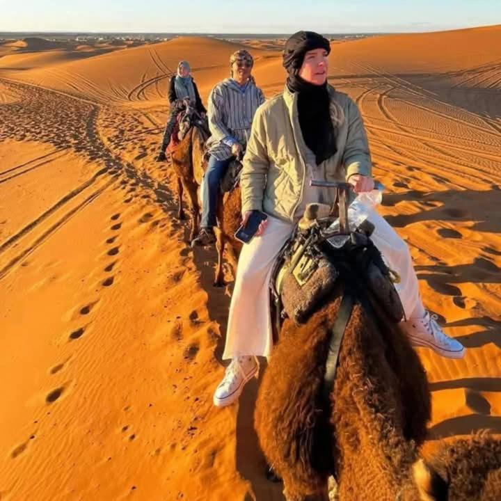 Hotel Bivouac Camel Trips Merzouga Esterno foto