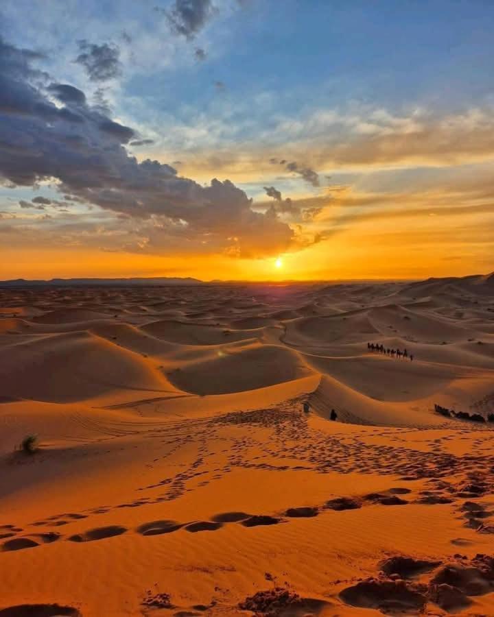 Hotel Bivouac Camel Trips Merzouga Esterno foto